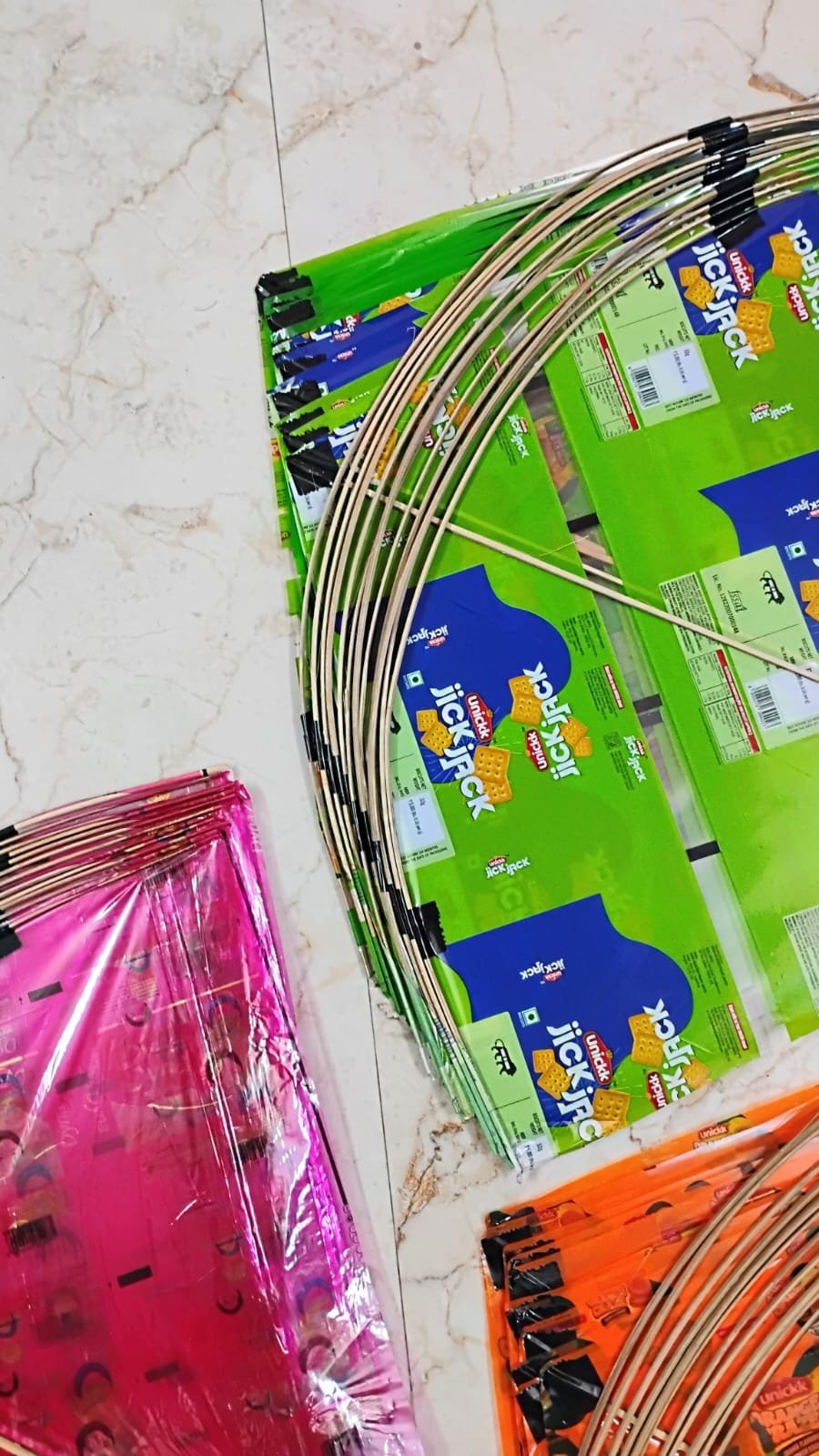 Plastic ponia Kite - Multicolour designs (pack of 100pcs) - Image 4