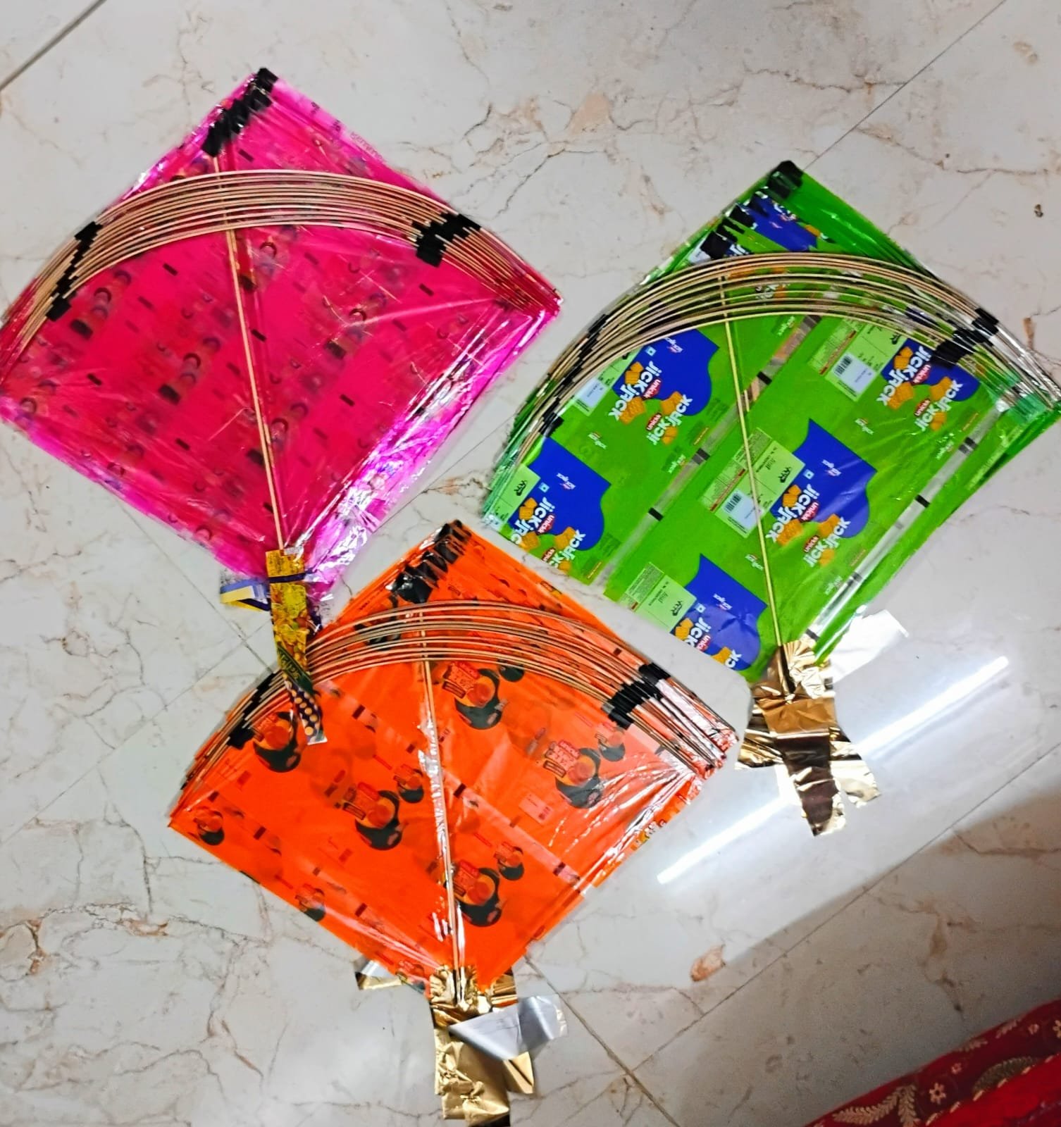 Plastic ponia Kite - Multicolour designs (pack of 100pcs)